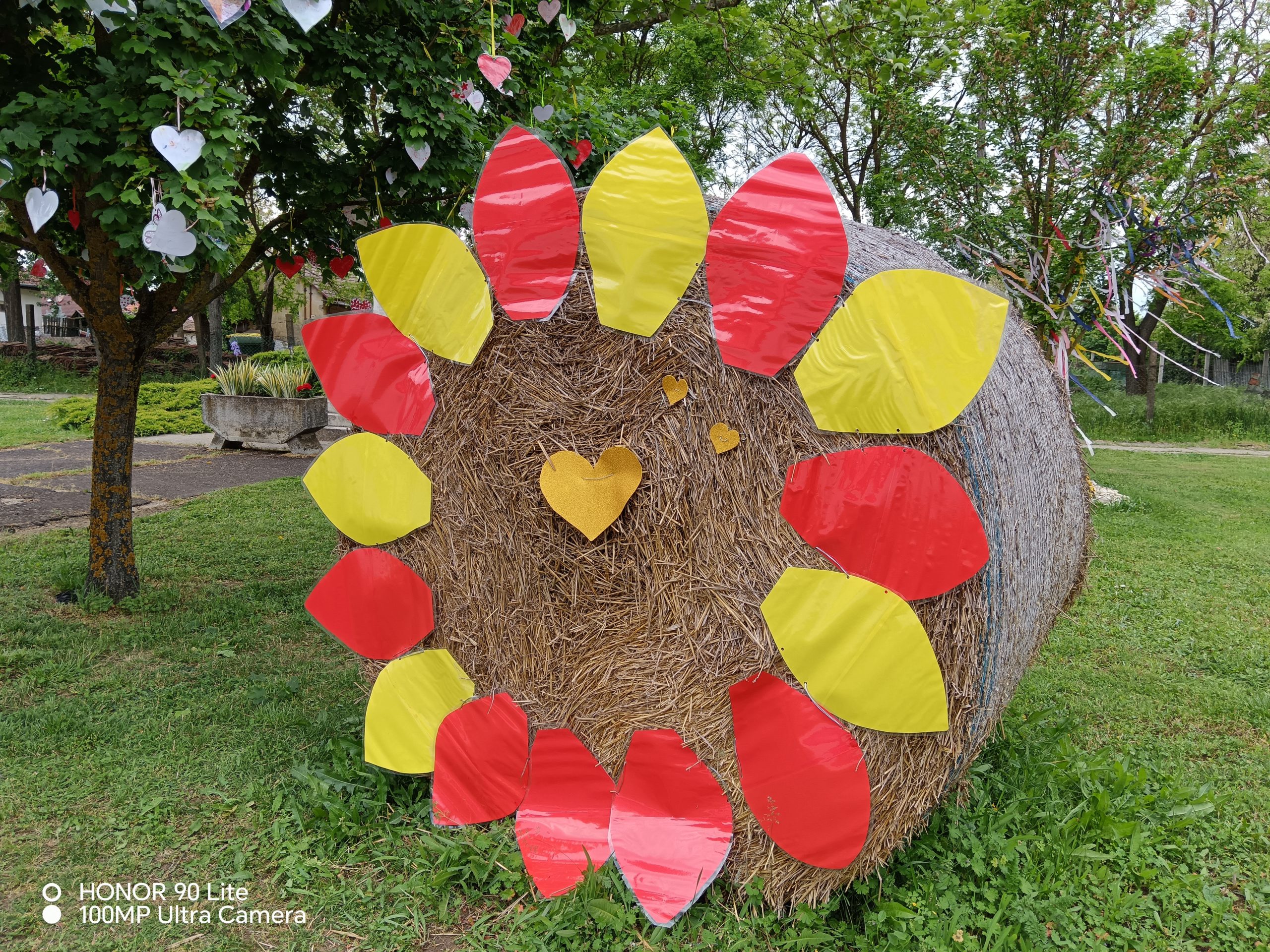 SZÍV-ESEN KÍVÁNUNK BOLDOG ANYÁKNAPJÁT!